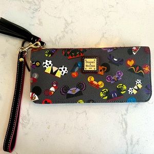 Dooney and Bourke Disney Villain Hat Wristlet! Limited Edition!!